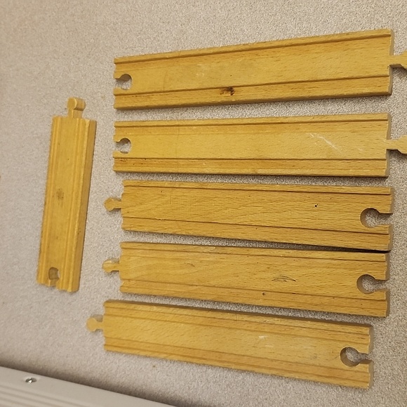 Brio Wooden Train Tracks - Picture 4 of 6